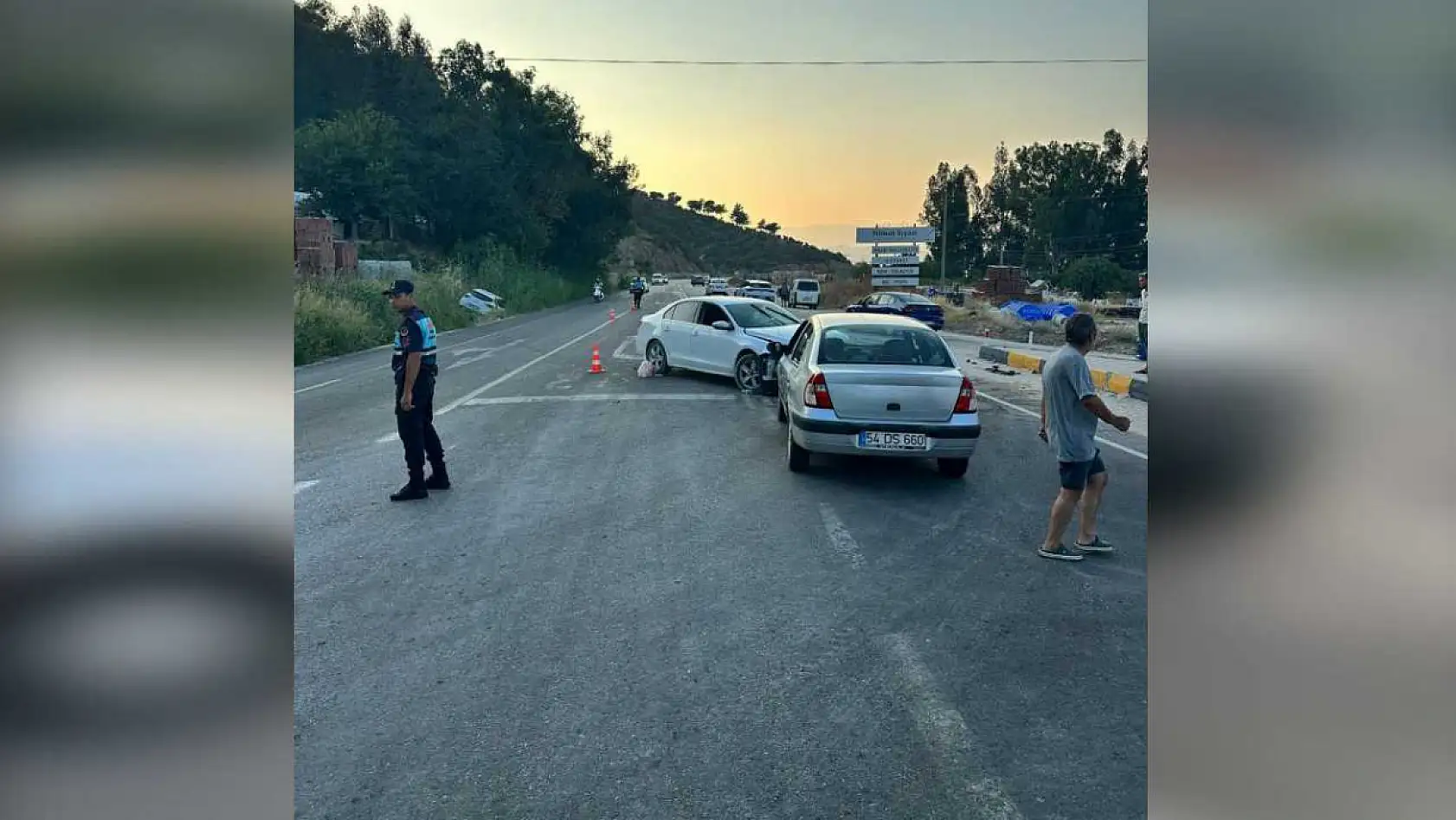 Kaş-Seydikemer Yolu'nda Feci Kaza: 3 Otomobil Birbirine Girdi