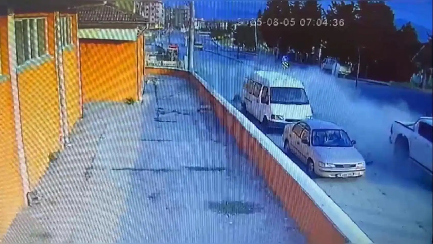 Kamyonet motosiklet ile çarpıştı, 2 aylık evli çiftin mutluluğu kazada son buldu