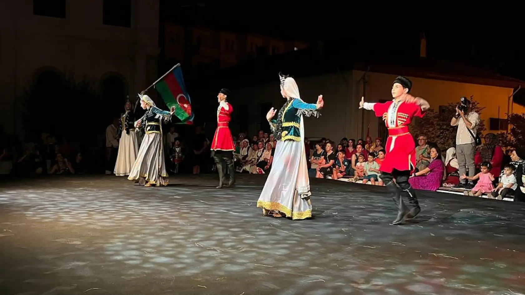 Menteşe'de 'İki Devlet Tek Millet' Coşkusu