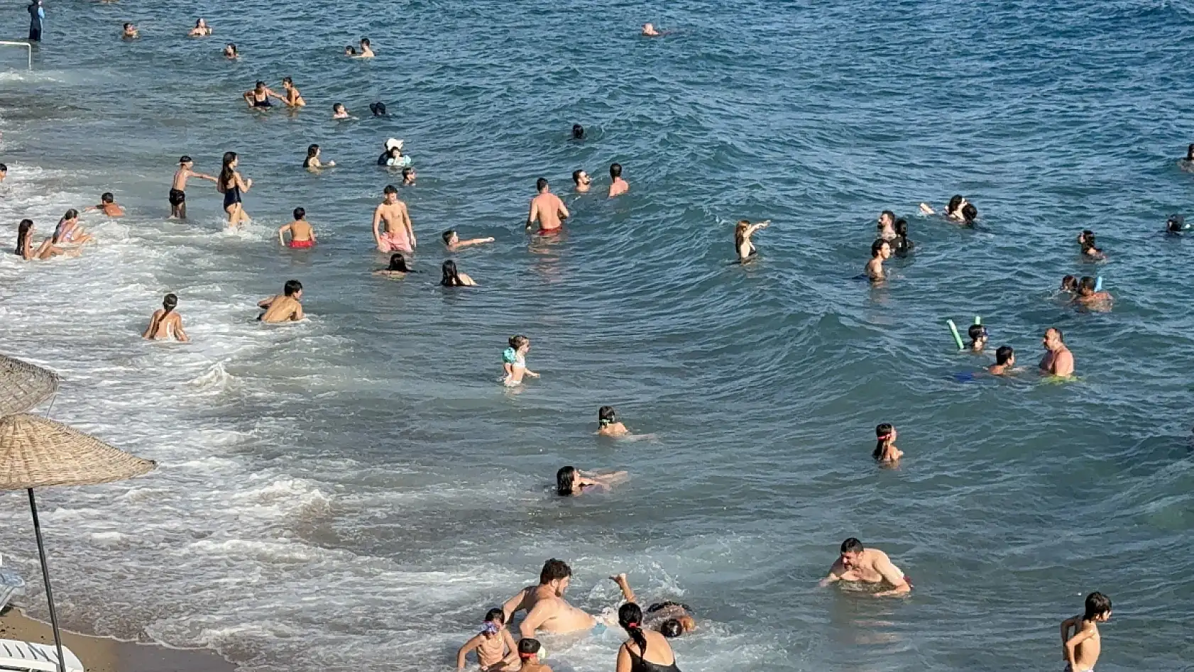 Bodrum'da adım atacak yer kalmadı, nüfus 800 bine ulaştı