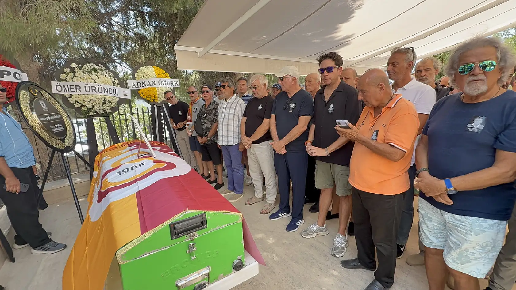 Spor basınının duayeni Ümit Aktan, Bodrum'da son yolculuğuna uğurlandı