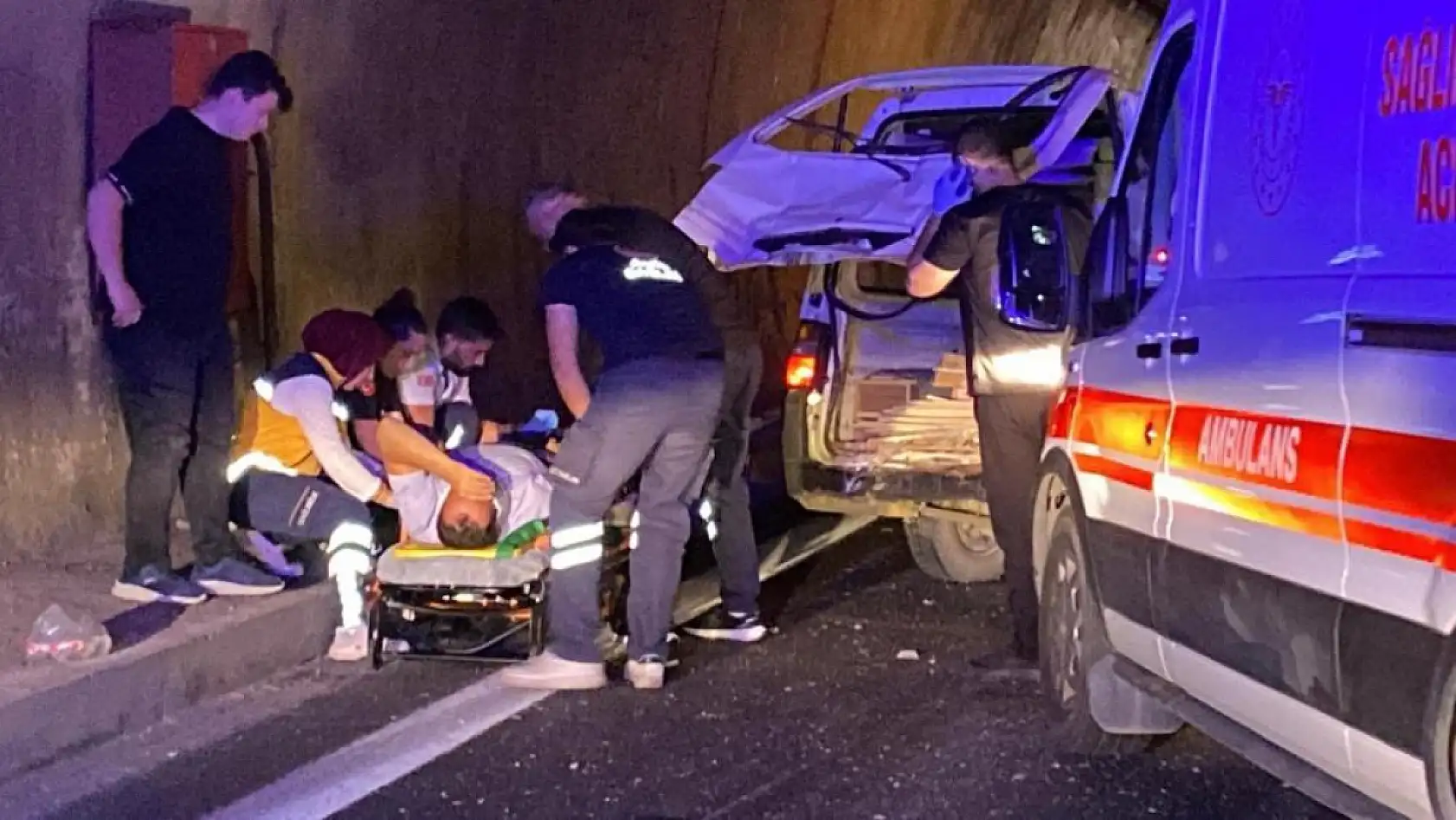Zincirleme Trafik Kazası:  7 Araç Birbirine Girdi: 5 Kişi Yaralandı