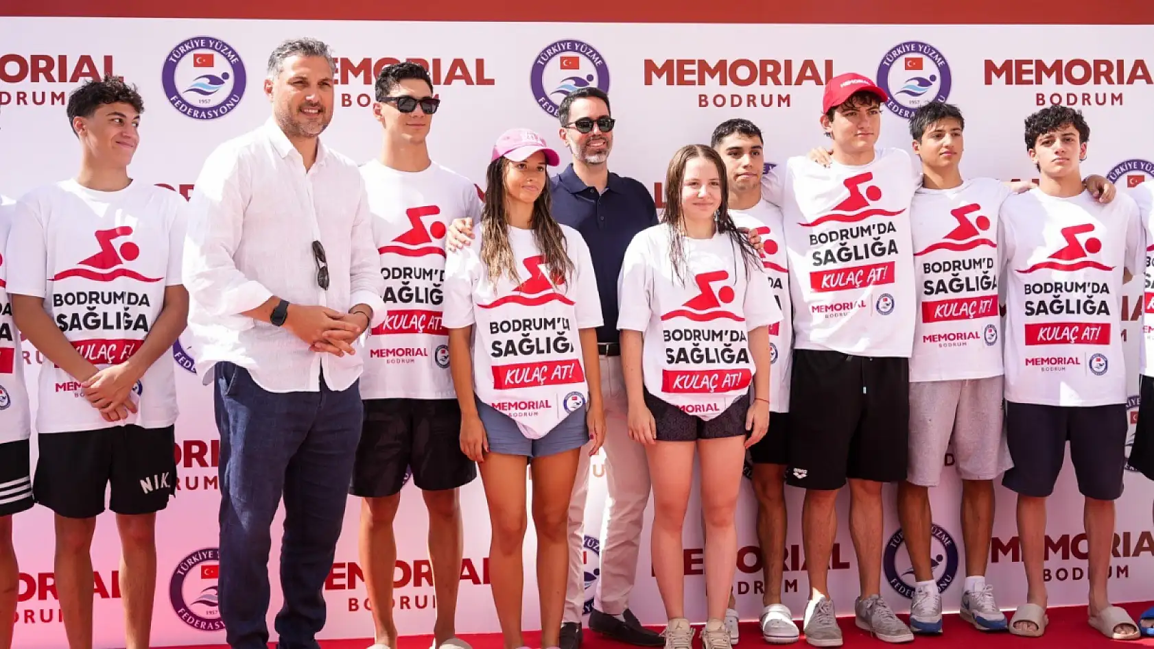 Bodrum'da sağlık için kulaç attılar