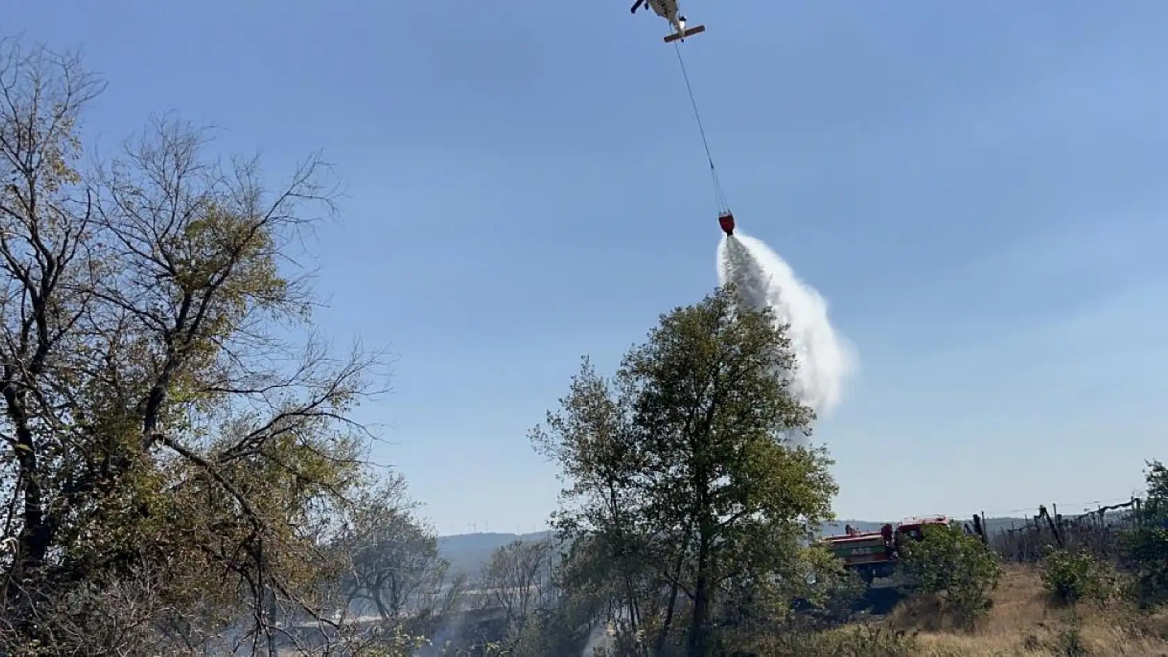 Çanakkale'de tarım arazinde yangın kontrol altına alındı
