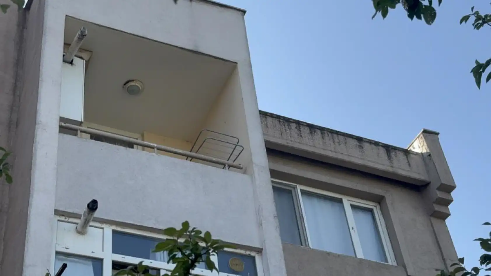 Kan donduran olay: 4 yaşındaki oğlunu boğarak öldürdü, cesediyle 8 saat aynı evde kaldı