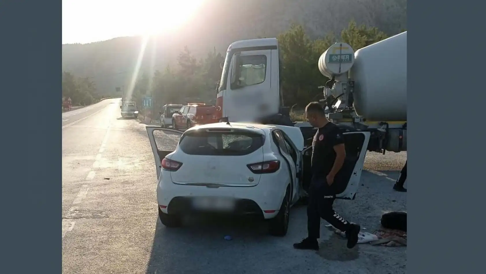 Beton Mikseri ile Otomobilin Çarpışması Sonrası 1 Kişi Hayatını Kaybetti