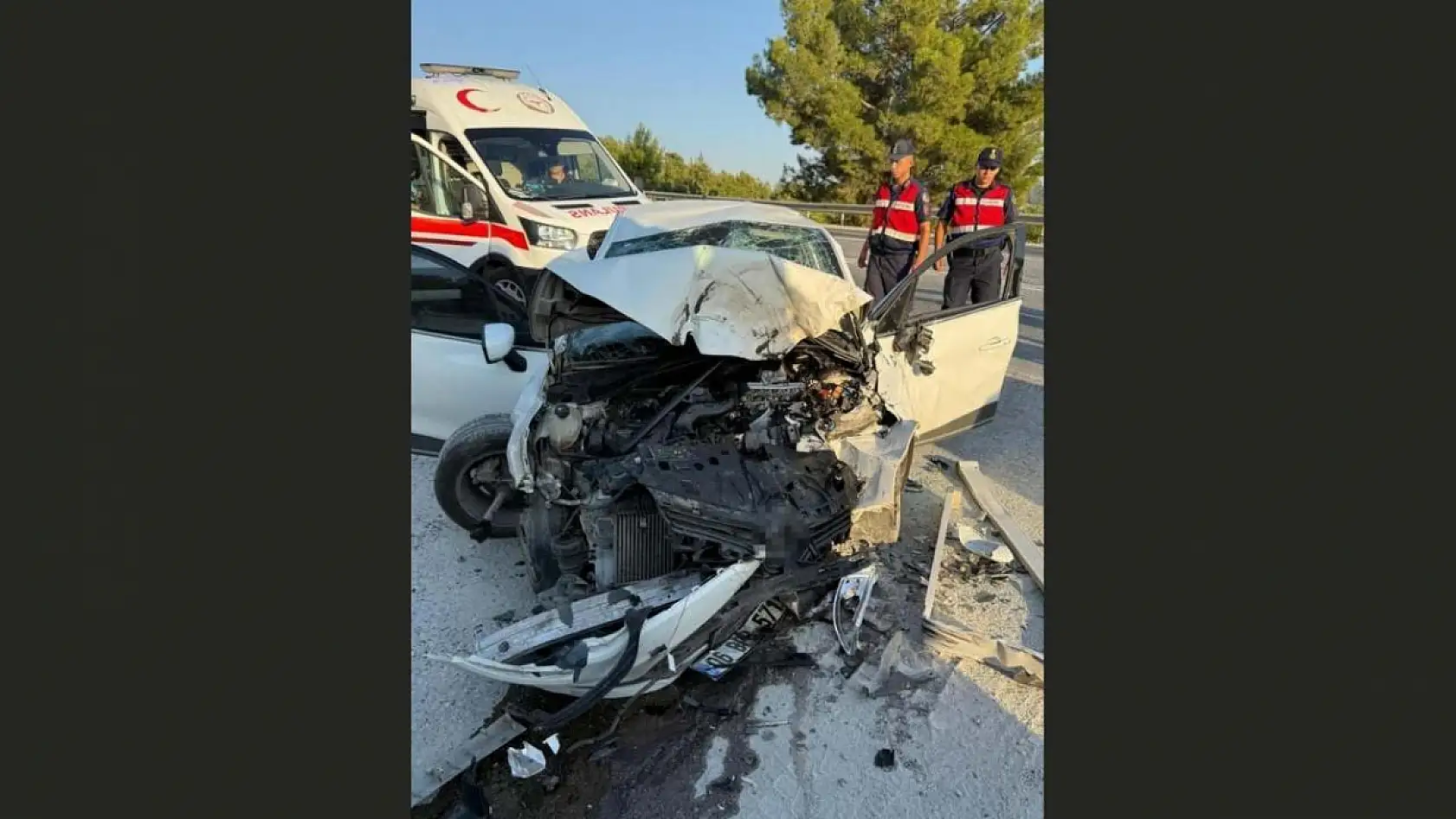 Beton Mikseri ile Otomobilin Çarpışması Sonrası 1 Kişi Hayatını Kaybetti