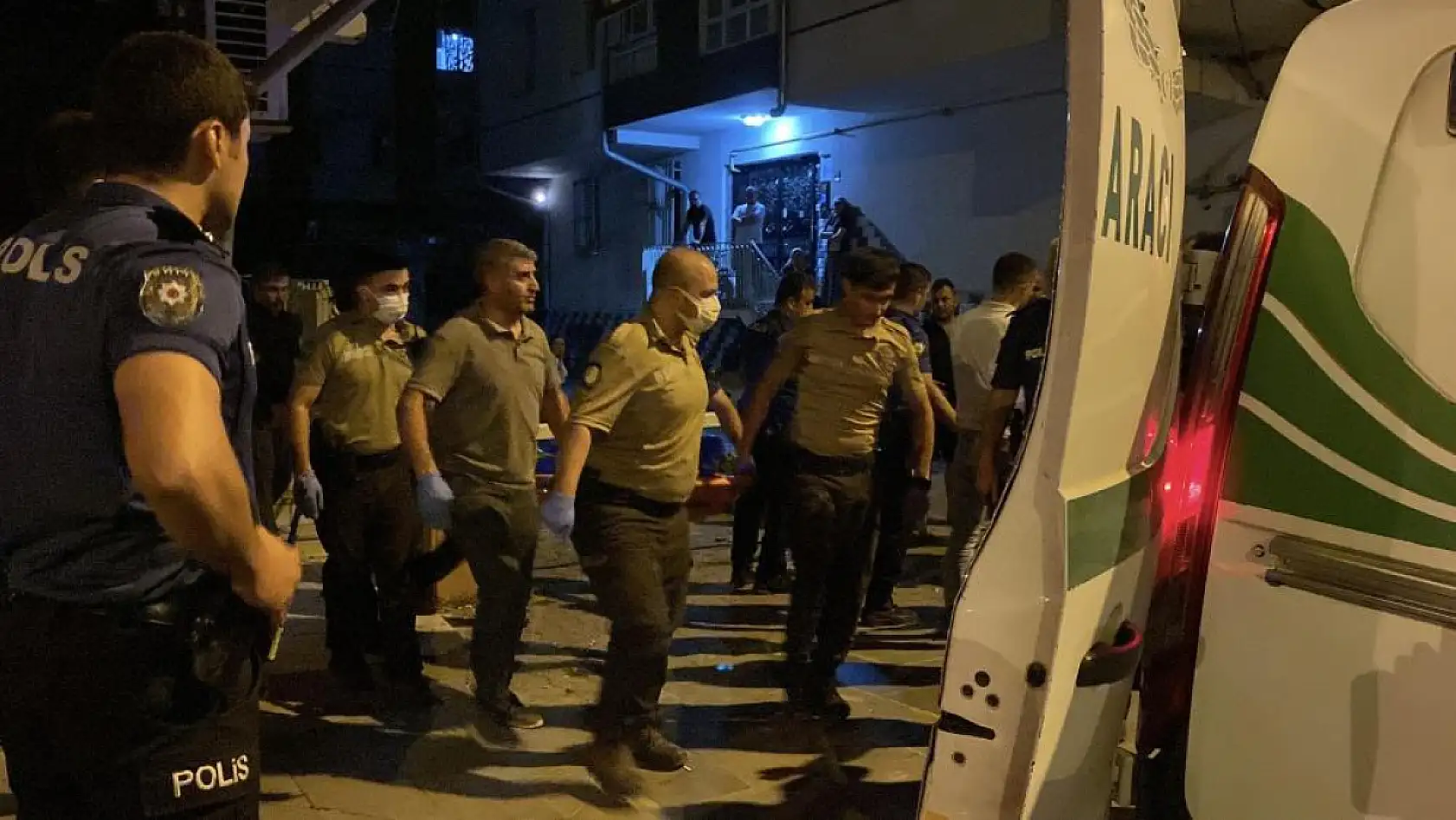 Aile İçi Dehşet: Koca Karısını Öldürüp Kendi Canına Kıydı