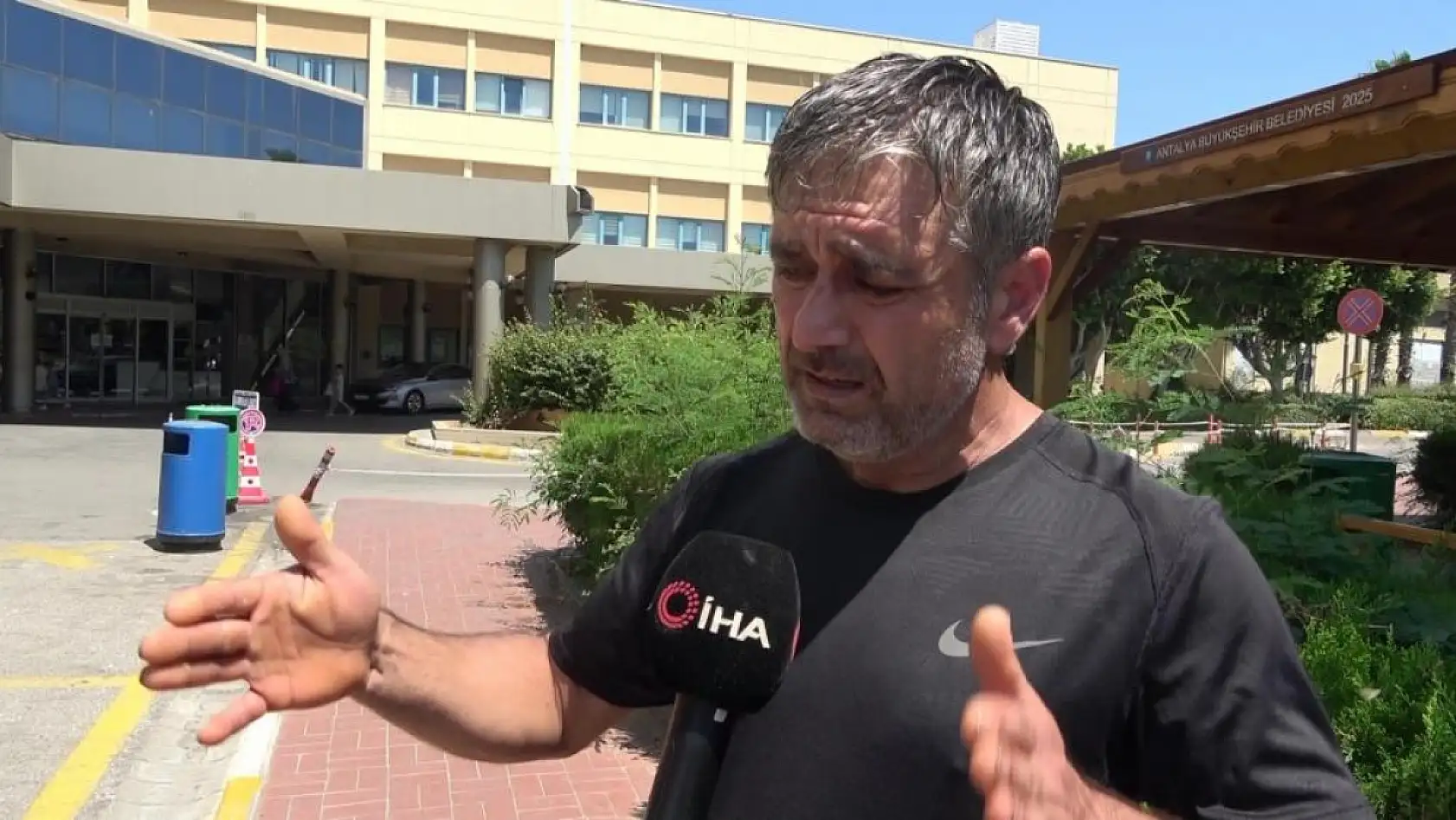 Araç içinde sıkışan kızı ve oğlunu görünce çırpınışlarıyla gündem olmuştu, o anları anlattı