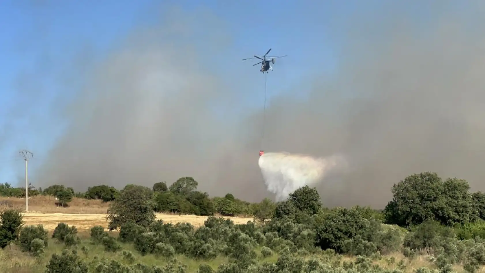 Çanakkale Lapseki'deki orman yangınını söndürme çalışmaları sürüyor