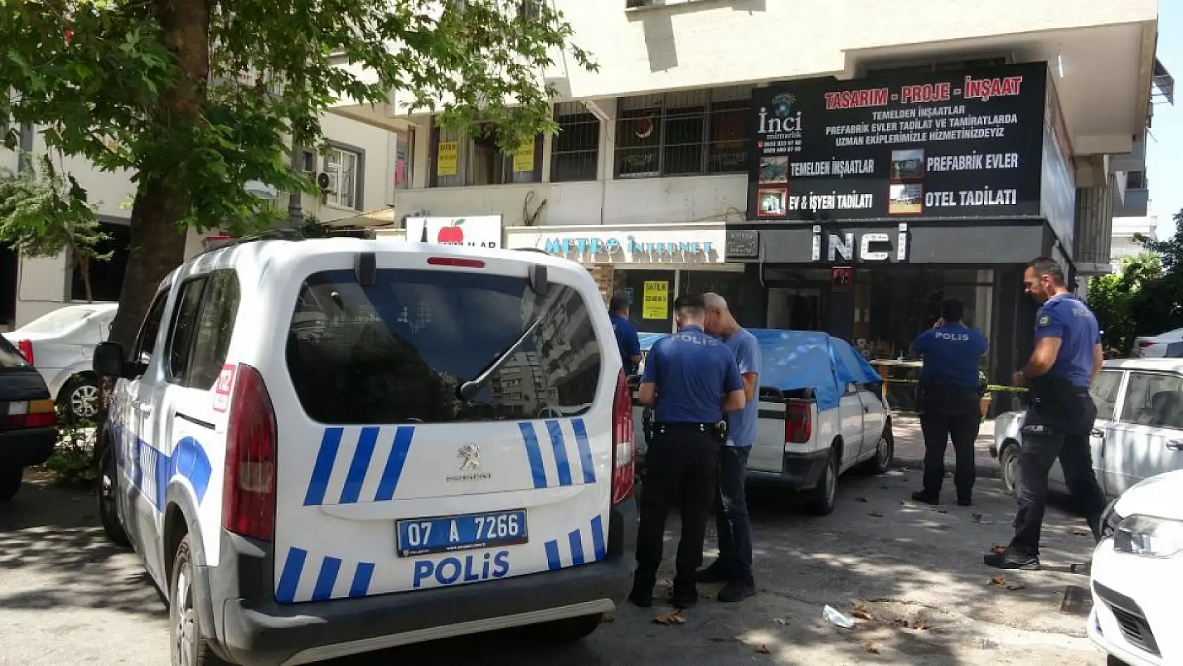 Kötü kokular üzerine girilen ofiste cansız beden bulundu