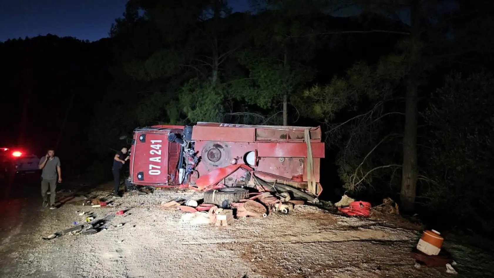 Orman İşletme Müdürlüğü Aracı Kaza Yaptı: 2 Orman İşçisi Yaralı