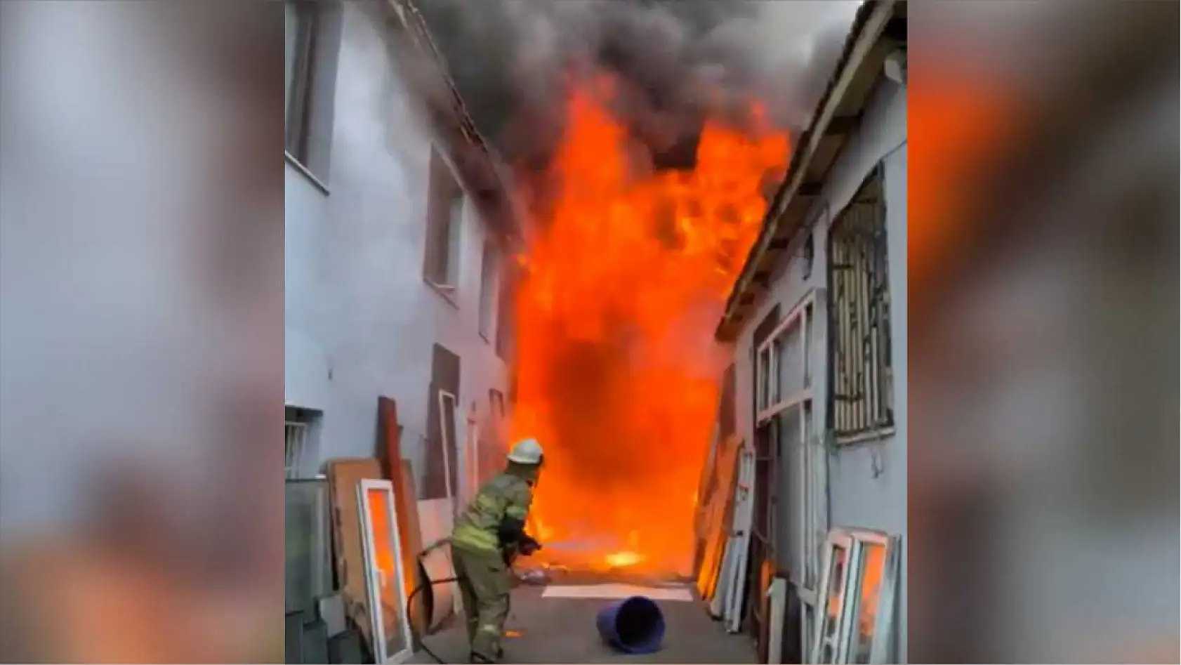 Hurdalık yangını büyüdü, evler küle döndü