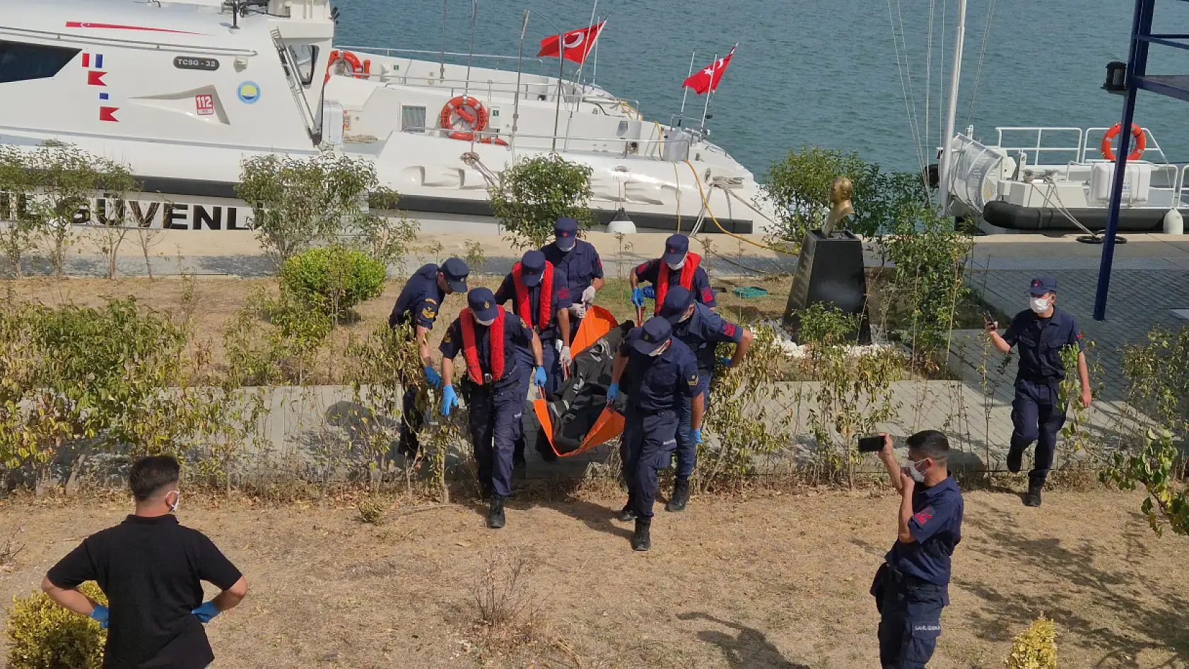 Denizde kaybolan gencin 4 gün sonra cansız bedeni bulundu