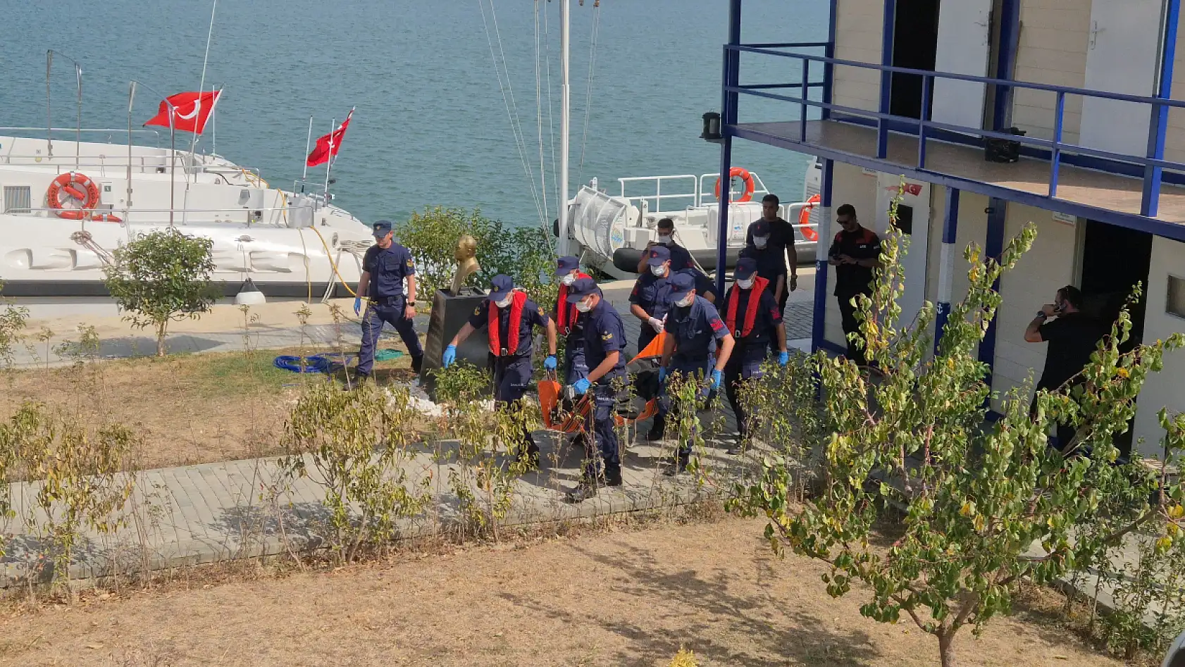 Denizde kaybolan gencin 4 gün sonra cansız bedeni bulundu