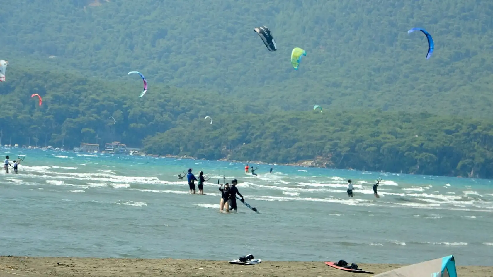 Kitesurf'ün dünyadaki en elverişli noktalarından biri Ula Akyaka