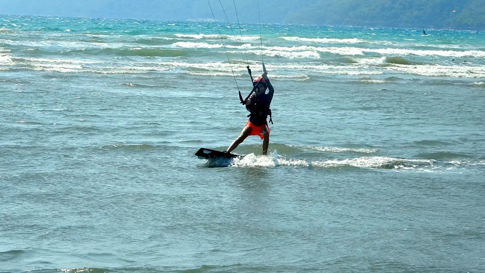 Kitesurf'ün dünyadaki en elverişli noktalarından biri Ula Akyaka