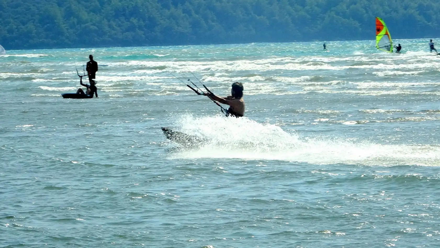 Kitesurf'ün dünyadaki en elverişli noktalarından biri Ula Akyaka