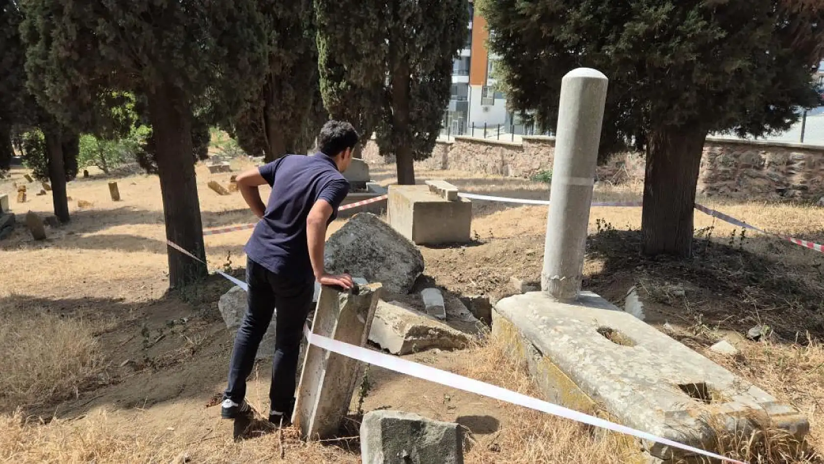 İnsana mezarda bile rahat yok