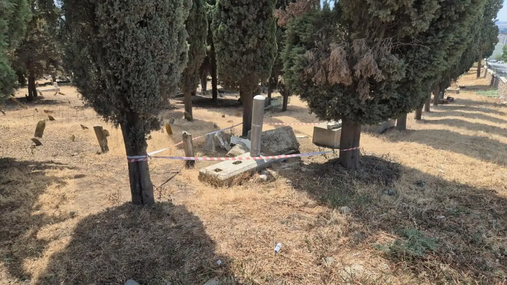 İnsana mezarda bile rahat yok