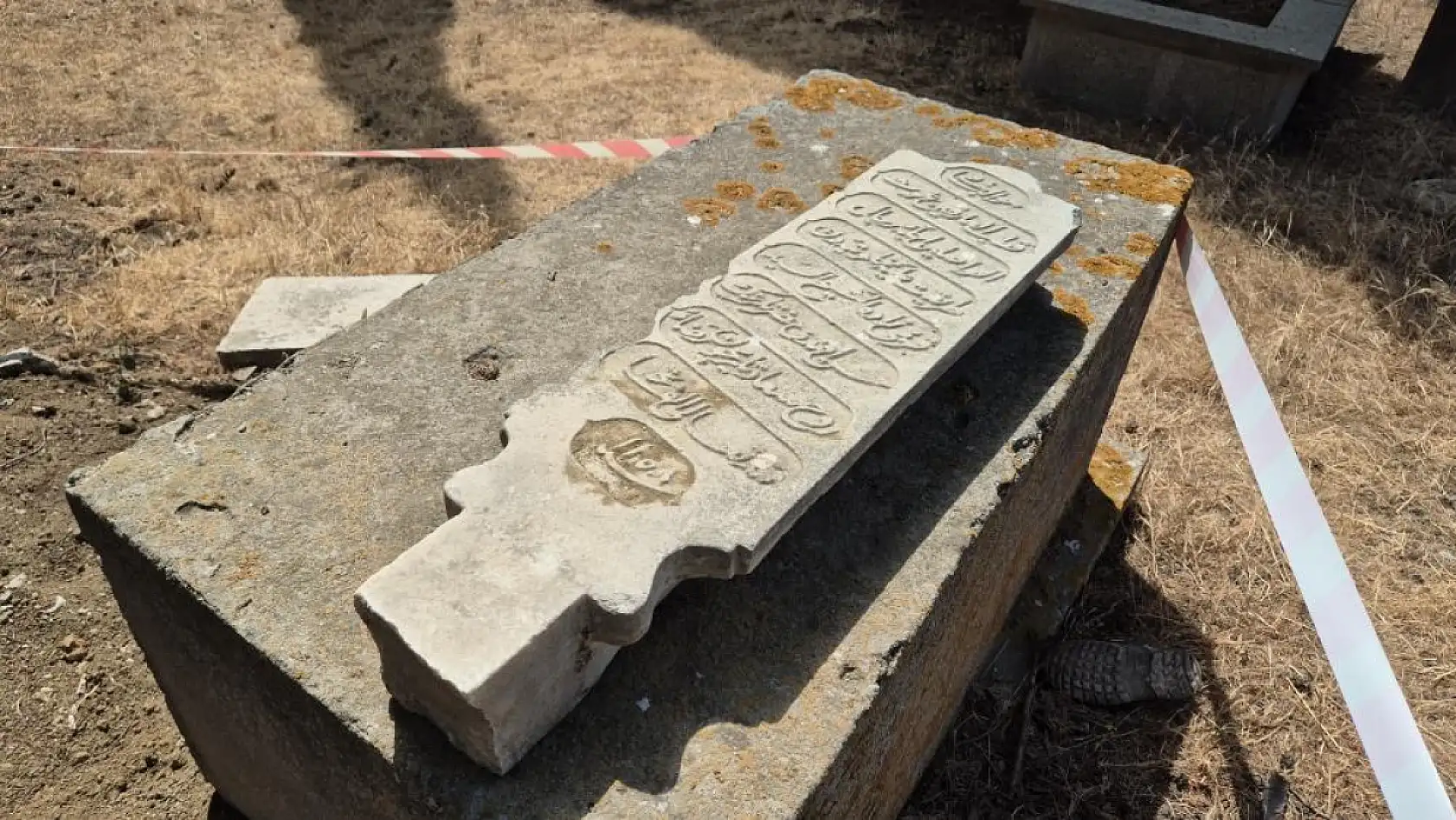 İnsana mezarda bile rahat yok