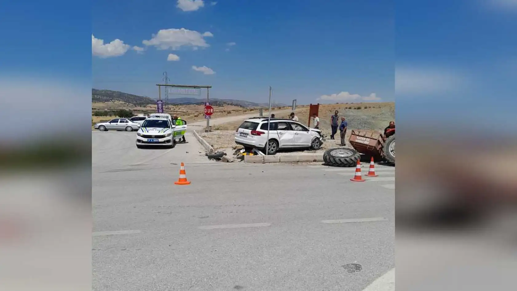 Kavşakta Feci Çarpışma! 6 Yaralı, 1'inin Durumu Kritik