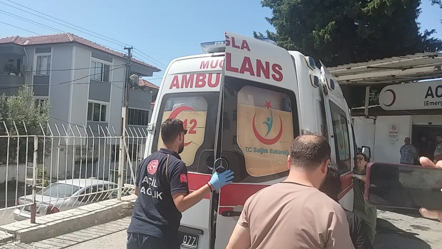 Silahla yaralanan güvenlik görevlisi kapsamlı tedavi için Muğla EAH'a sevk edildi