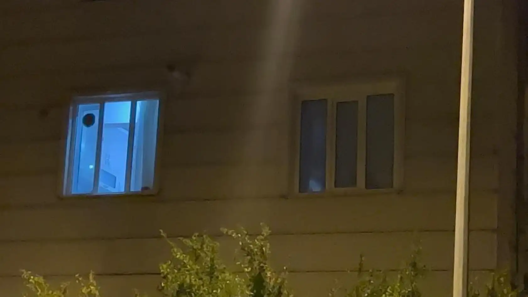 Yeğenini erkek arkadaşıyla yakalayan amca dehşet saçtı