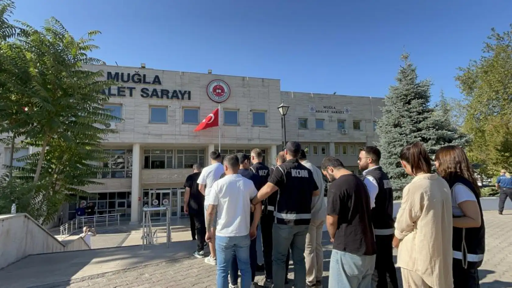 Muğla'da 30 Milyon TL'lik Motosiklet Dolandırıcılığı: 10 Şüpheli Adliyeye Sevk Edildi