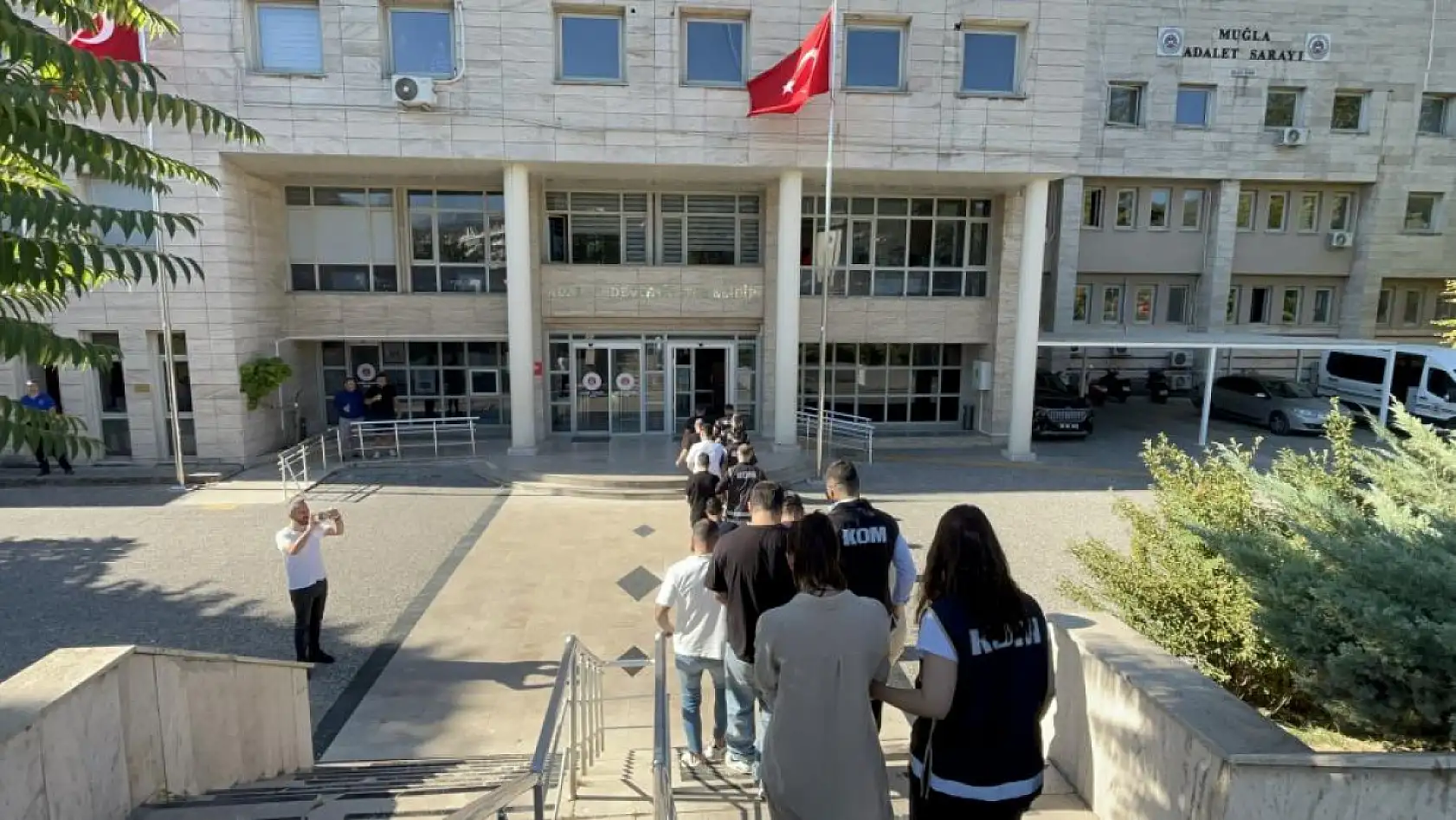 Muğla'da 30 Milyon TL'lik Motosiklet Dolandırıcılığı: 10 Şüpheli Adliyeye Sevk Edildi