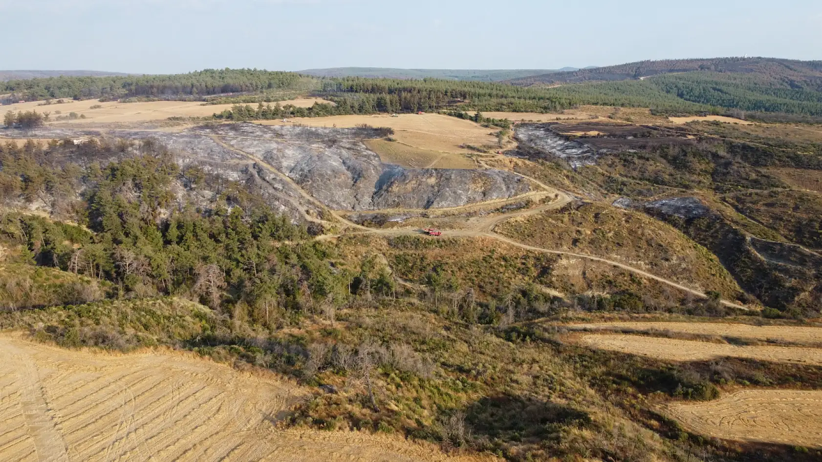 Gelibolu'da çıkan orman yangınının verdiği tahribat dron ile görüntülendi