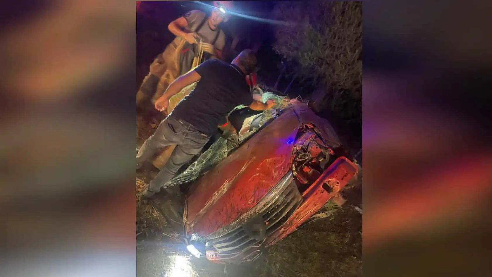 Gece Yarısı Feci Kaza! Araçtan Fırladılar, 4 Ağır Yaralı