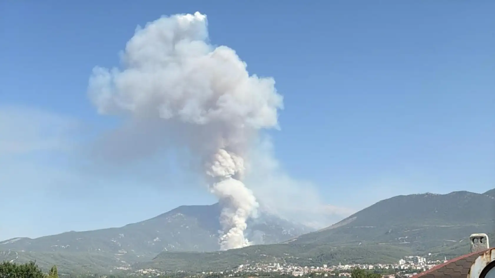 Denizli-Antalya Karayolu Kenarında Orman Yangını
