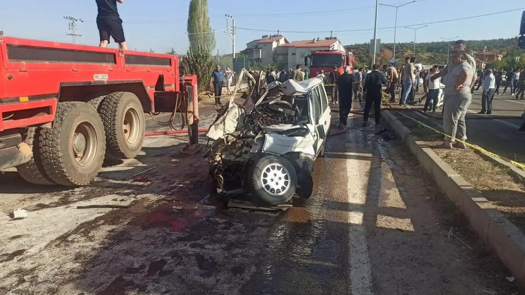 Feci Trafik Kazası: 3 Kişi Hayatını Kaybetti