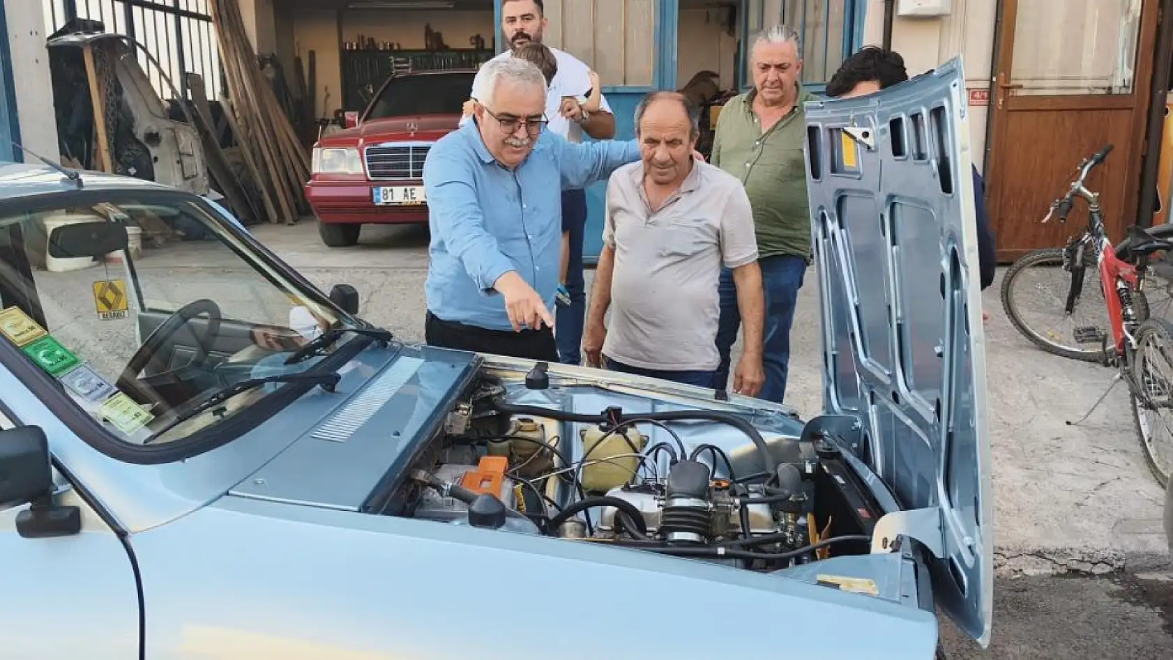 İlk otomobilini 41 yıl sonra hurda halde bulup restore ettirdi