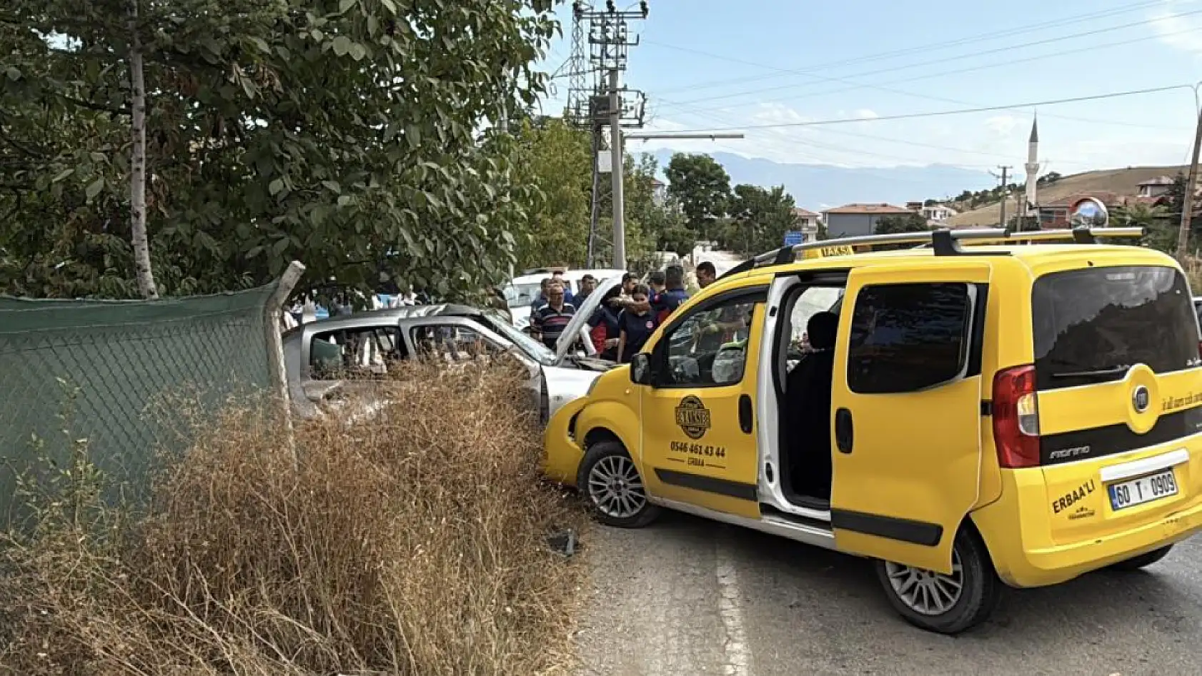 Feci kaza: 1 çocuk ağır yaralandı, hamile kadın bebeğini kaybetti