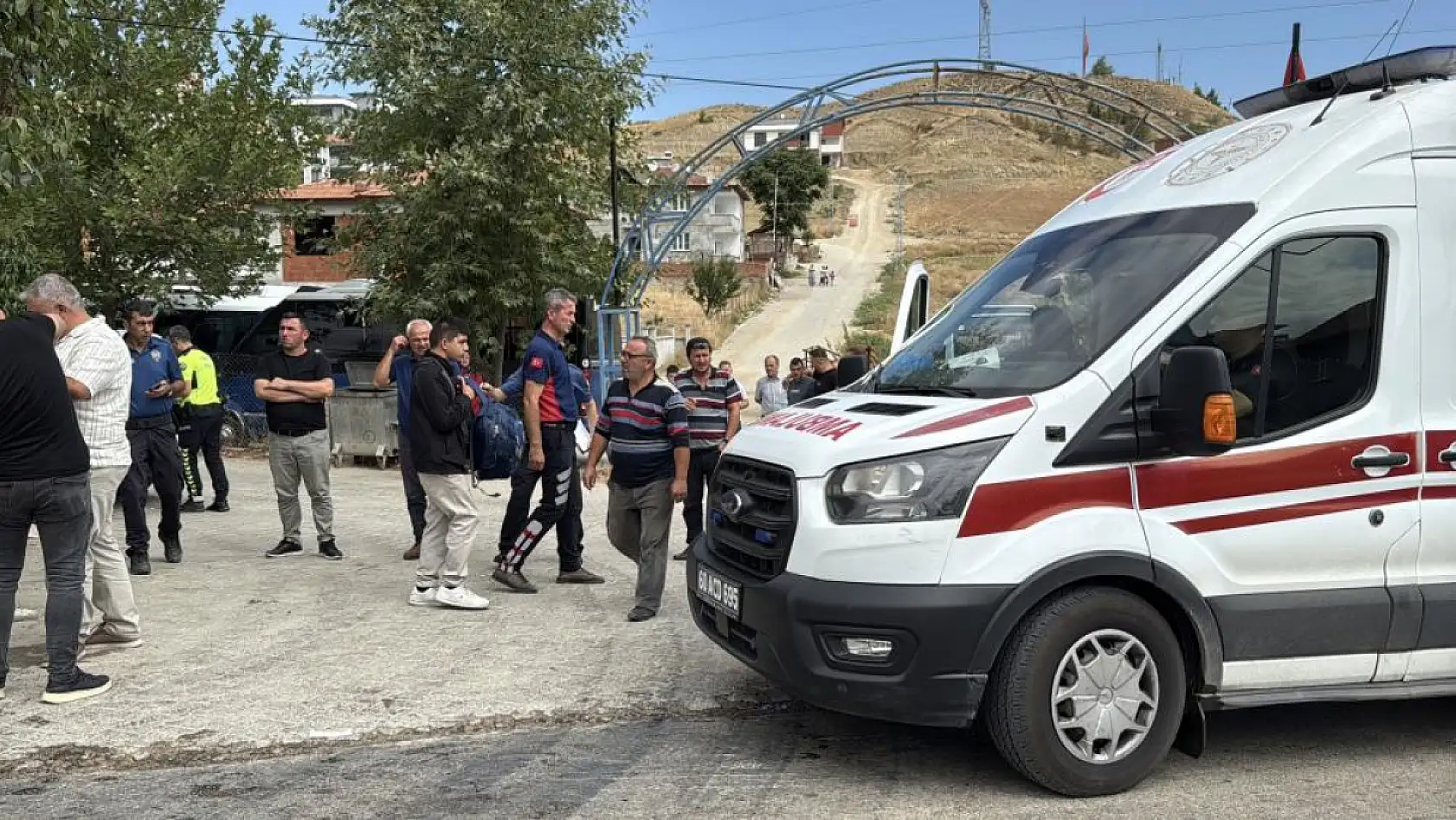 Feci kaza: 1 çocuk ağır yaralandı, hamile kadın bebeğini kaybetti