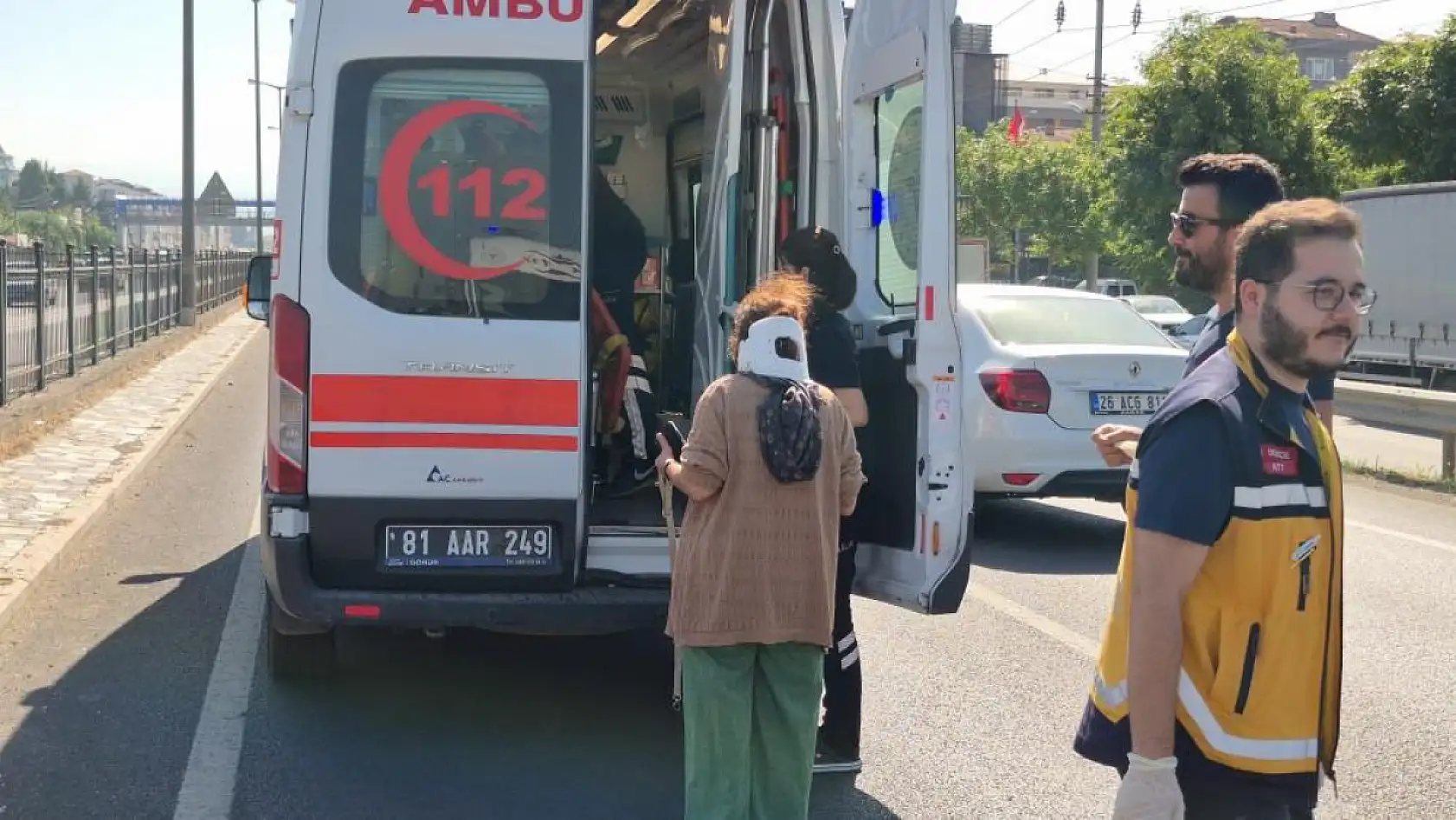 Çimento yüklü silobas otomobile çarptı: 2'si çocuk 7 kişi yaralı