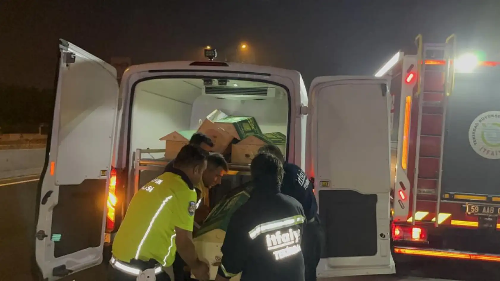 Sabaha karşı korkunç olay: Arabanın altında metrelerce sürüklenerek can verdi