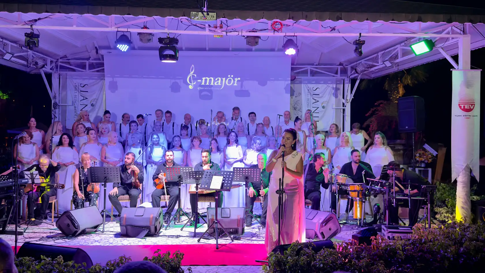 C-majör'den Bodrum'da anlamlı konser