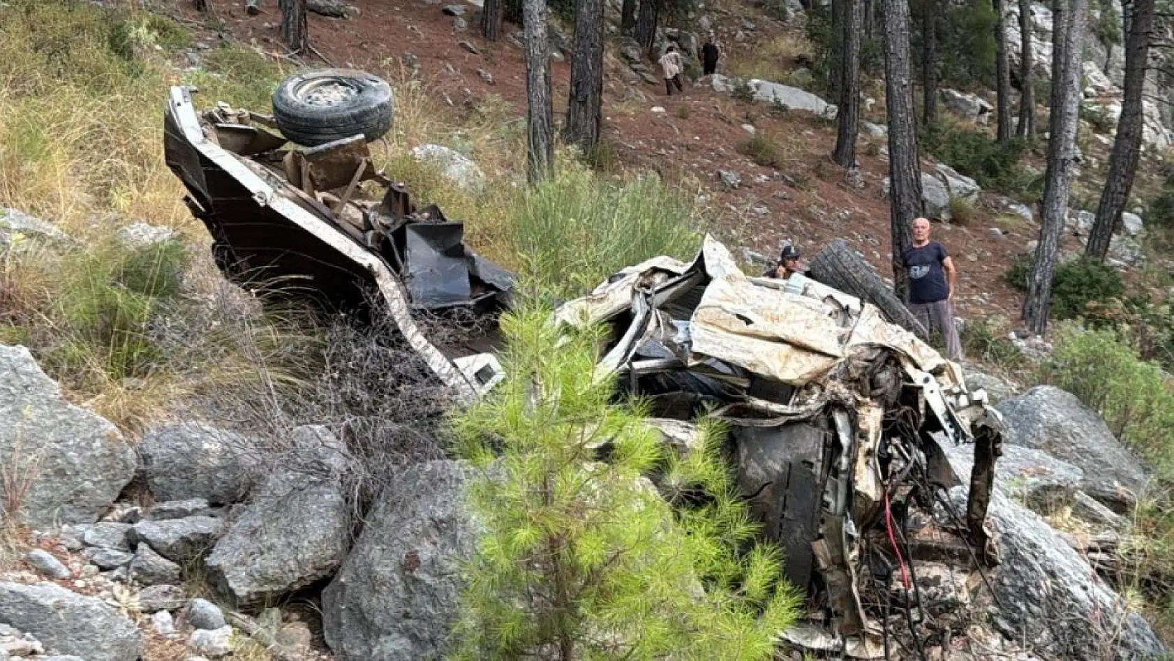 Kamyonet Uçuruma Düştü: 1 Kişi Hayatını Kaybetti