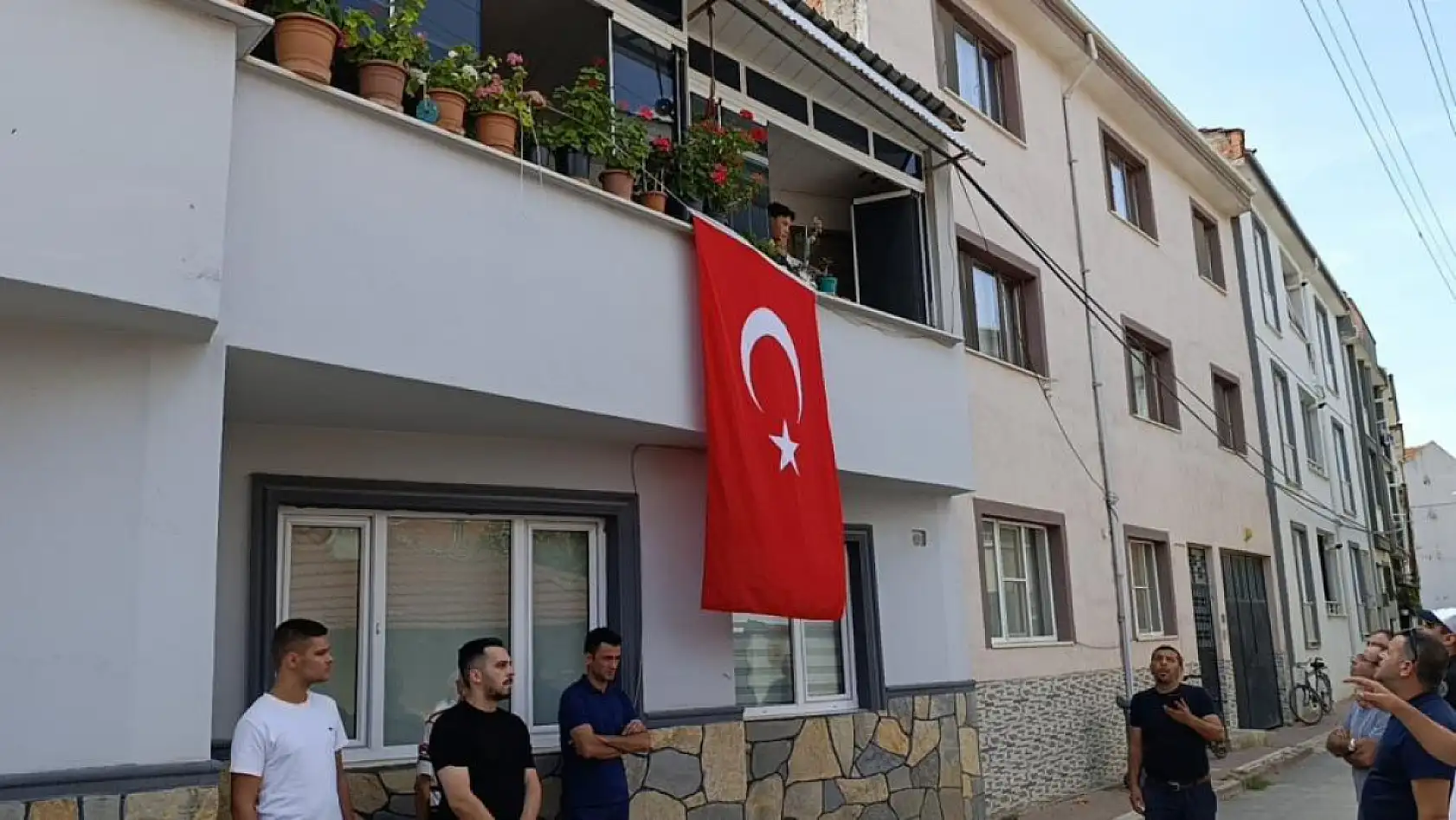 Anne yüreği...Şehit polis müdürünün annesi hastaneye kaldırıldı