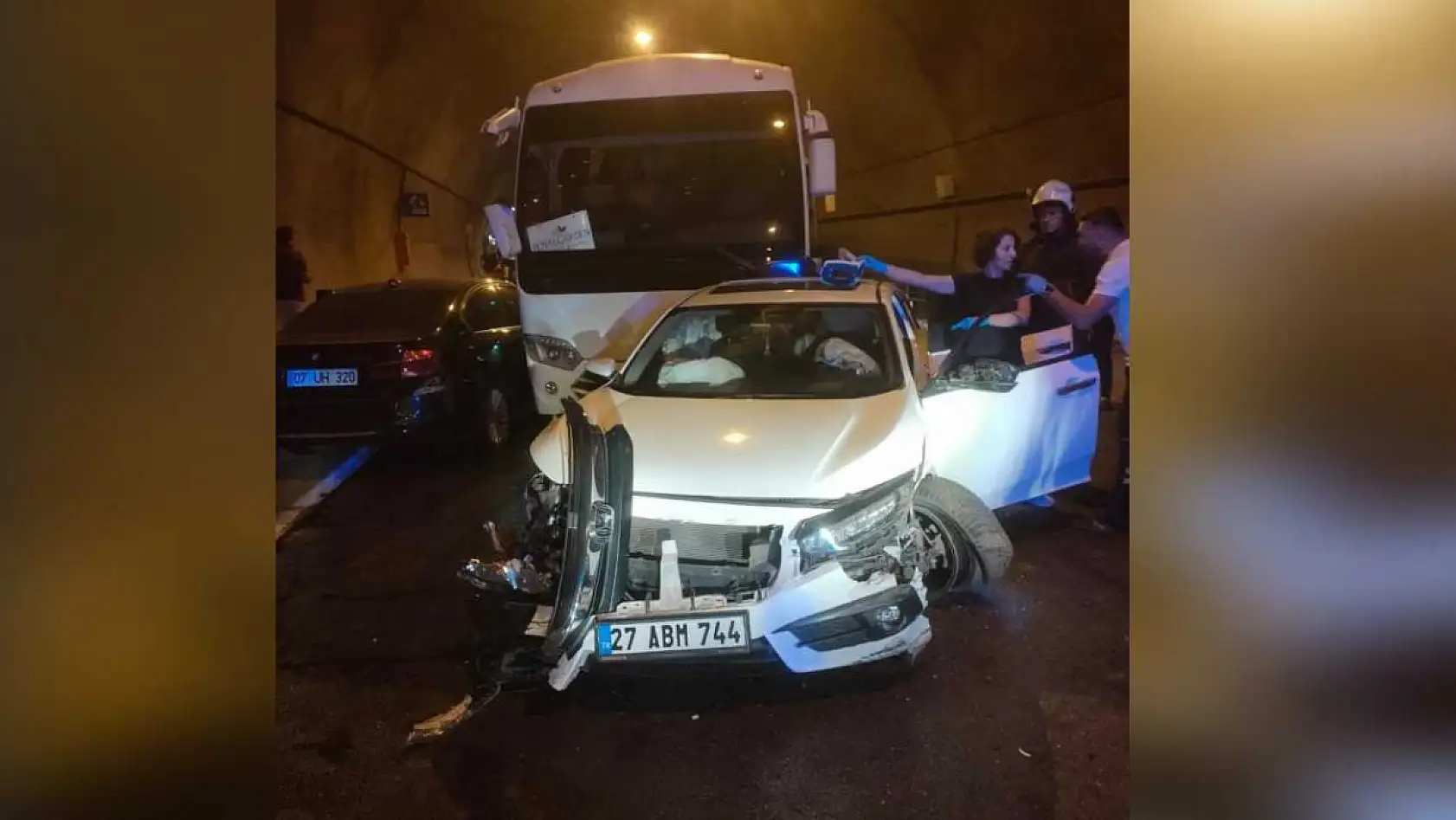 Alanya'da 8 Araç Birbirine Girdi, 10 Kişi Yaralandı