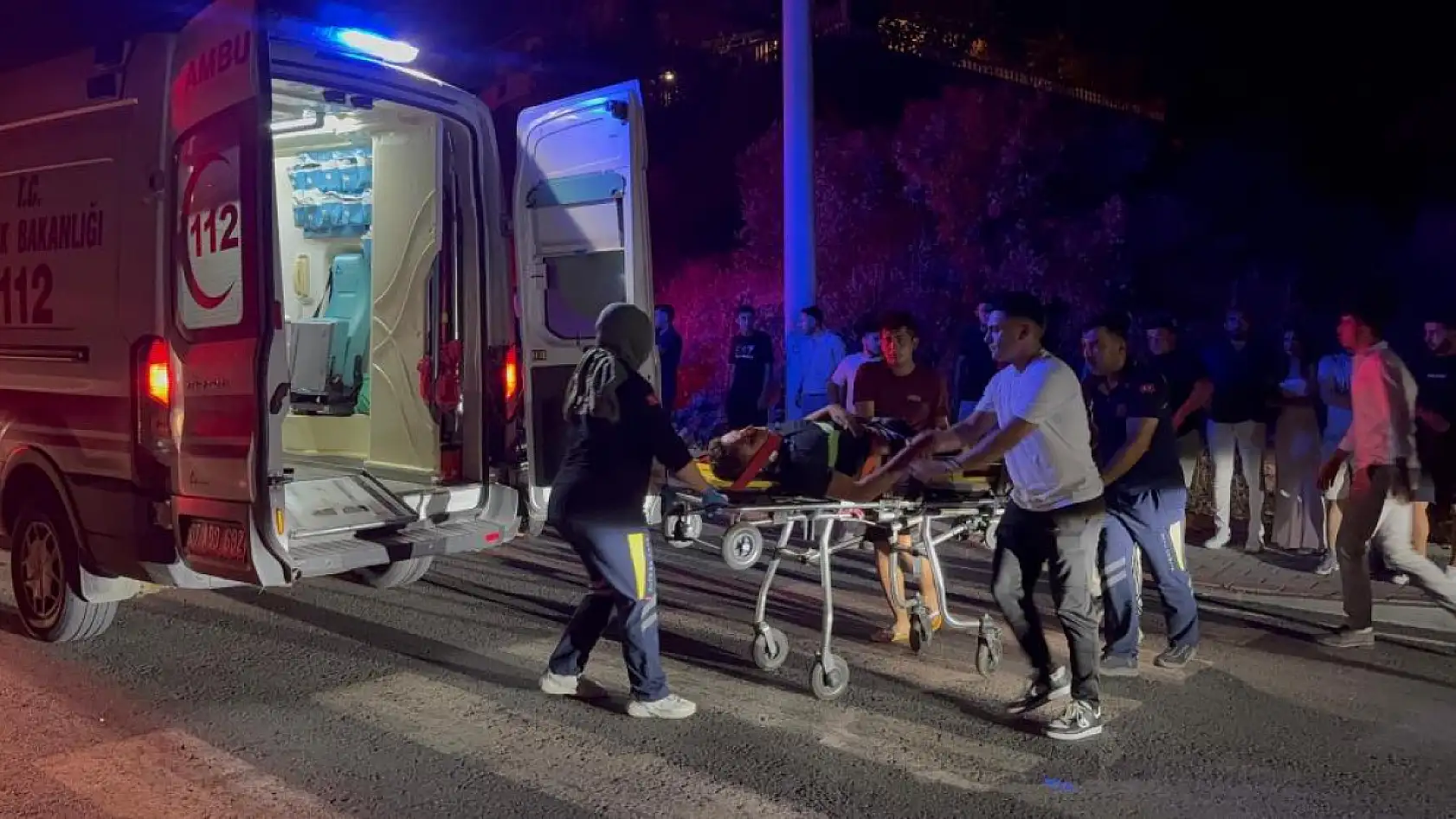 İki motosikletin çarpıştığı kazada 3 çocuk yaralandı