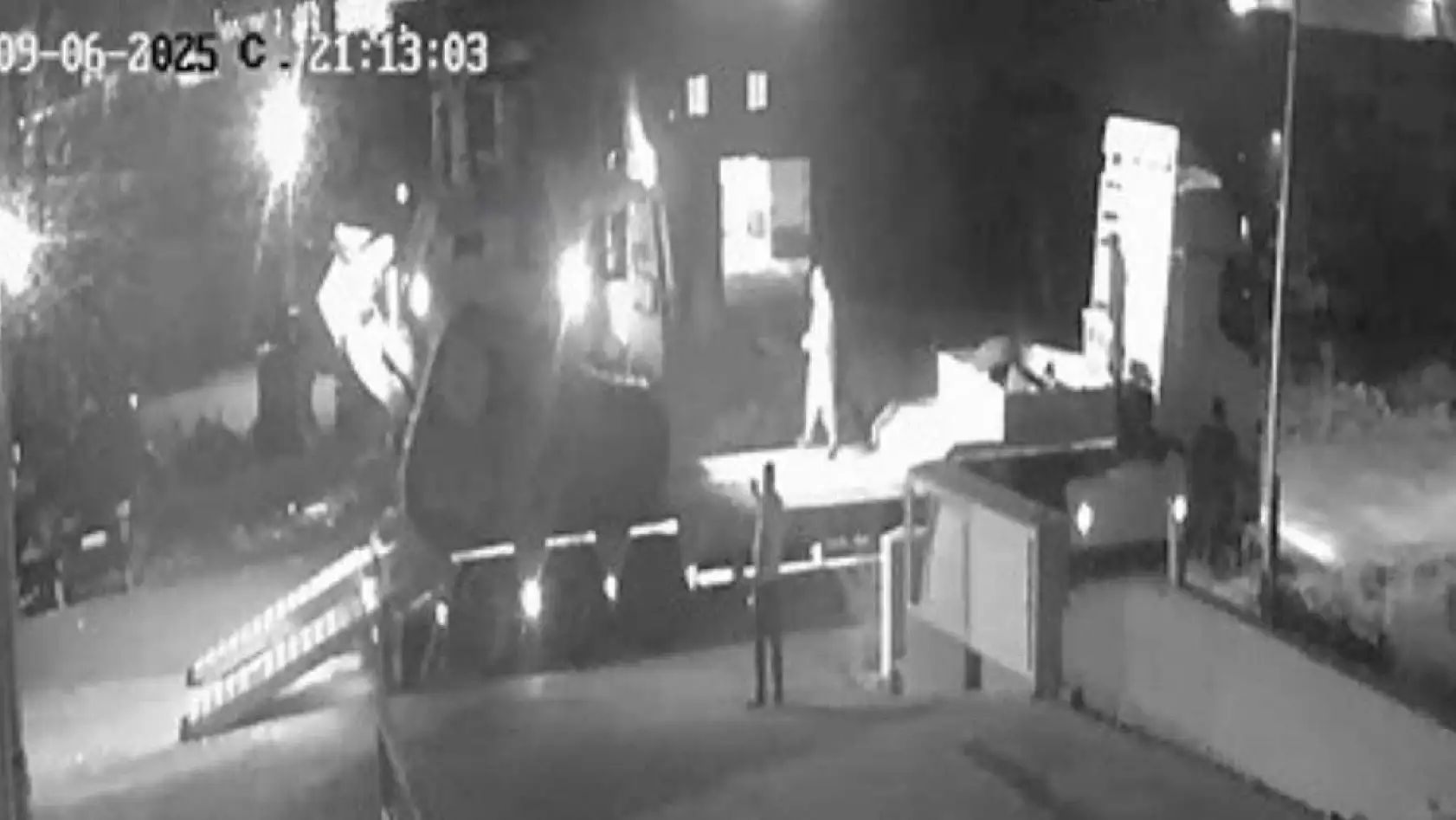 Muğla'da dozerini çek karşılığı satmak istedi, dolandırıldı iddiası
