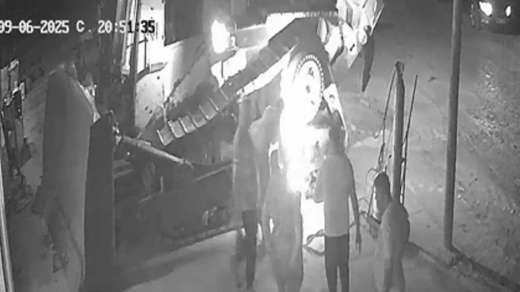 Muğla'da dozerini çek karşılığı satmak istedi, dolandırıldı iddiası