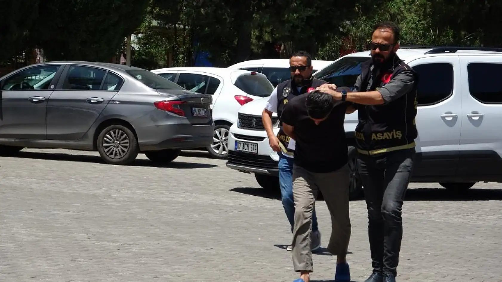 Eski eşini günlerce takip edip öldüren sanık, mahkemede pişmanlık gösterip tahliye istedi