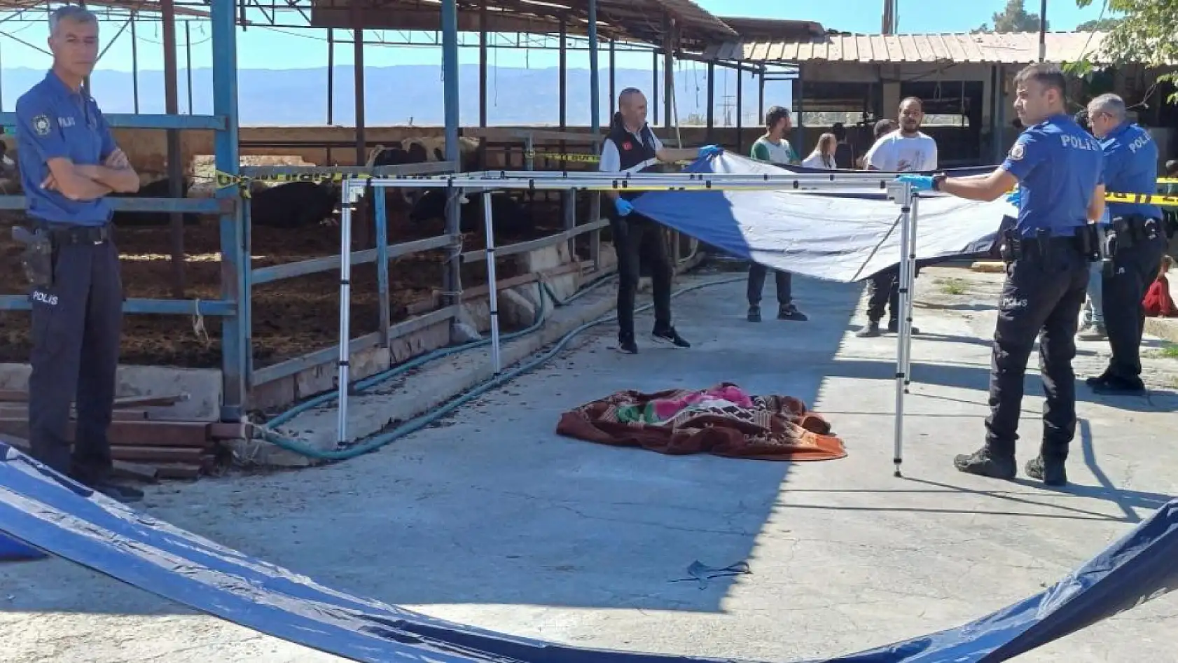 Süt toplama kamyonunun altında kalan çocuk hayatını kaybetti