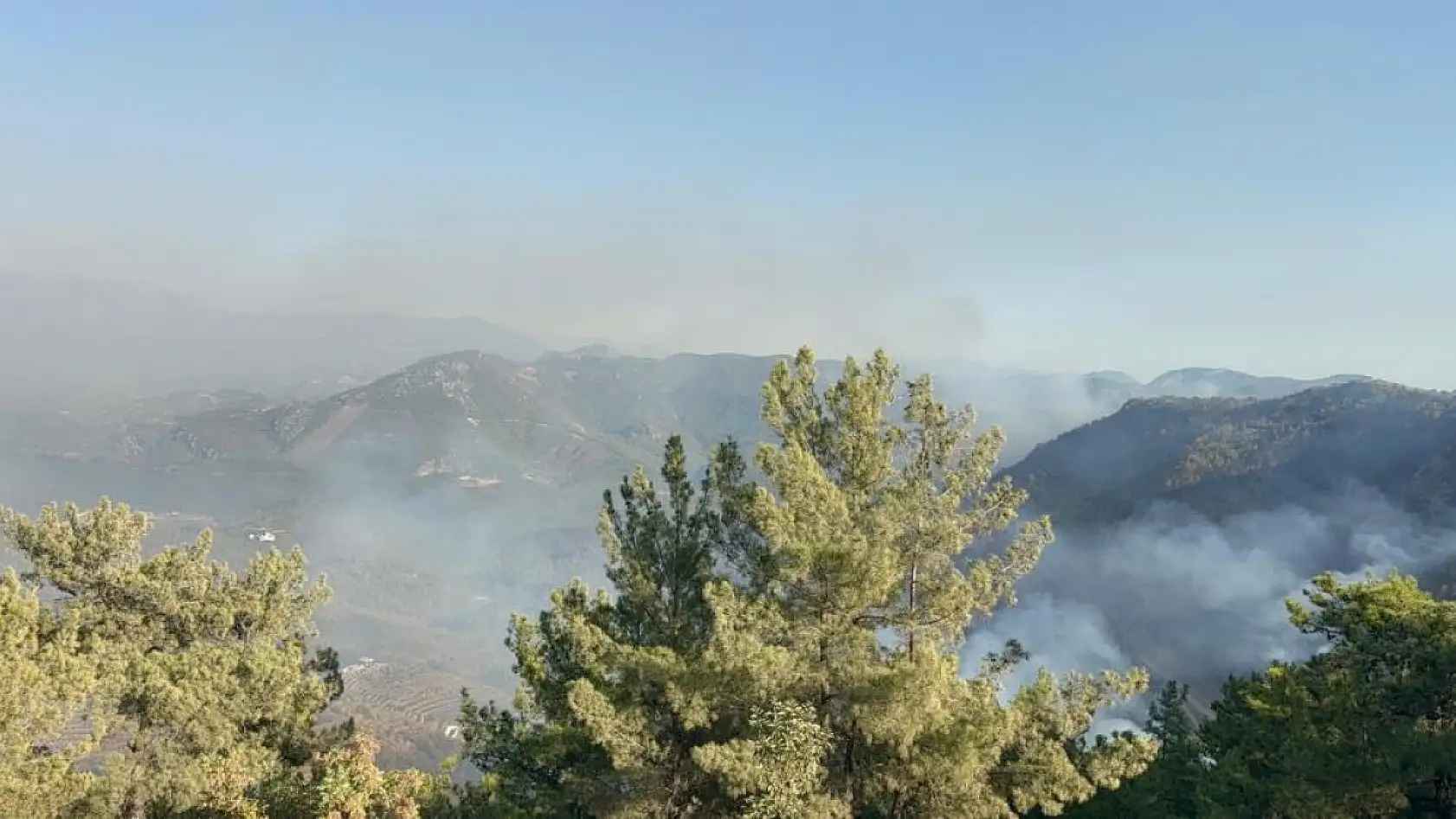 Alanya'da 3 mahalledeki orman yangını kontrol altında: 400 hektar alan zarar gördü