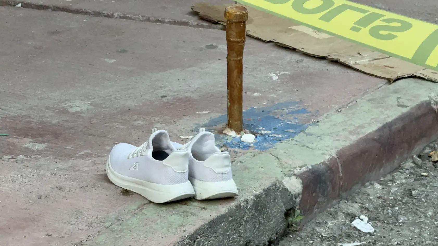 20 yaşındaki kadın 4 katlı binanın çatısından atladı